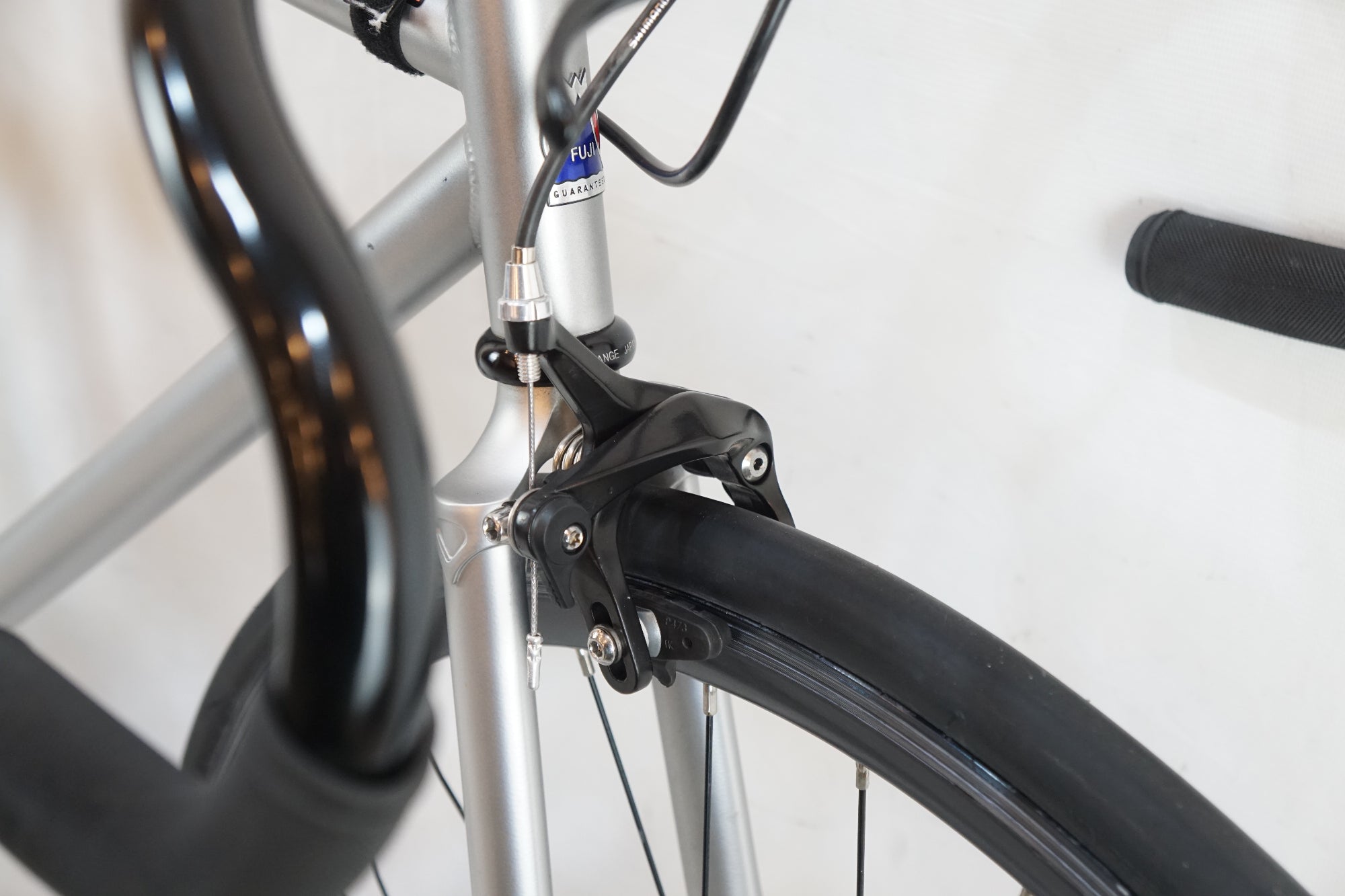 FUJI 「フジ」 FEATHER 2023年モデル ピストバイク / バイチャリ浦和ベース