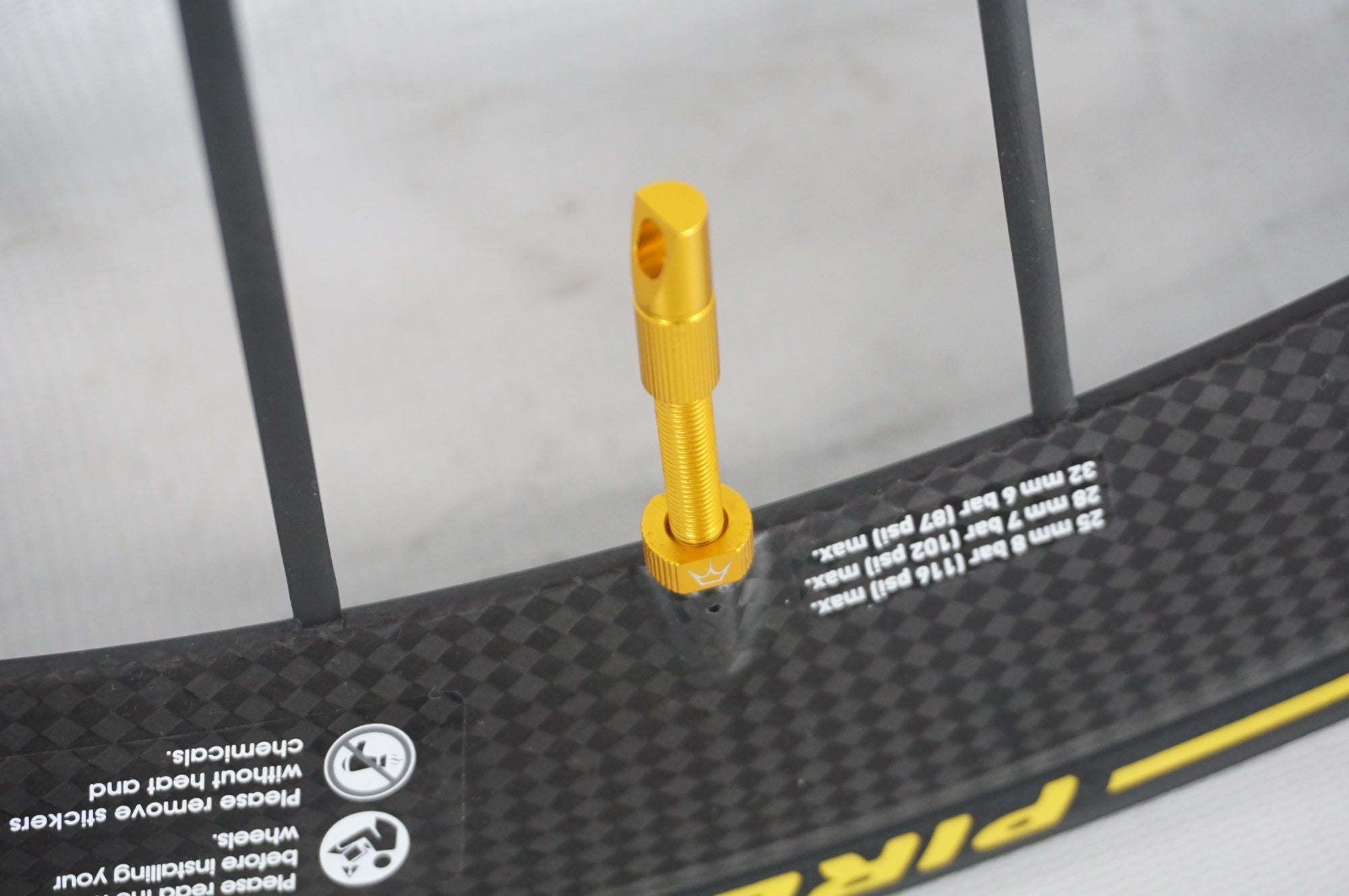 LIGHTWEIGHT 「ライトウェイト」 OBERMAYER EVO DISC Schaez Edition シマノ11-12速 ホイールセット / 阪急塚口店