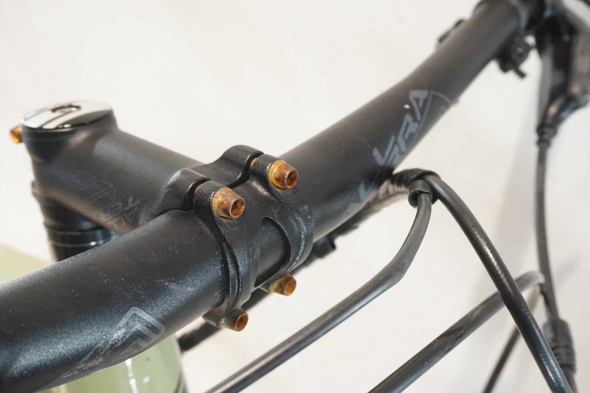 GT 「ジーティー」 AVALANCHE ELITE 2022年モデル マウンテンバイク / 横浜戸塚店