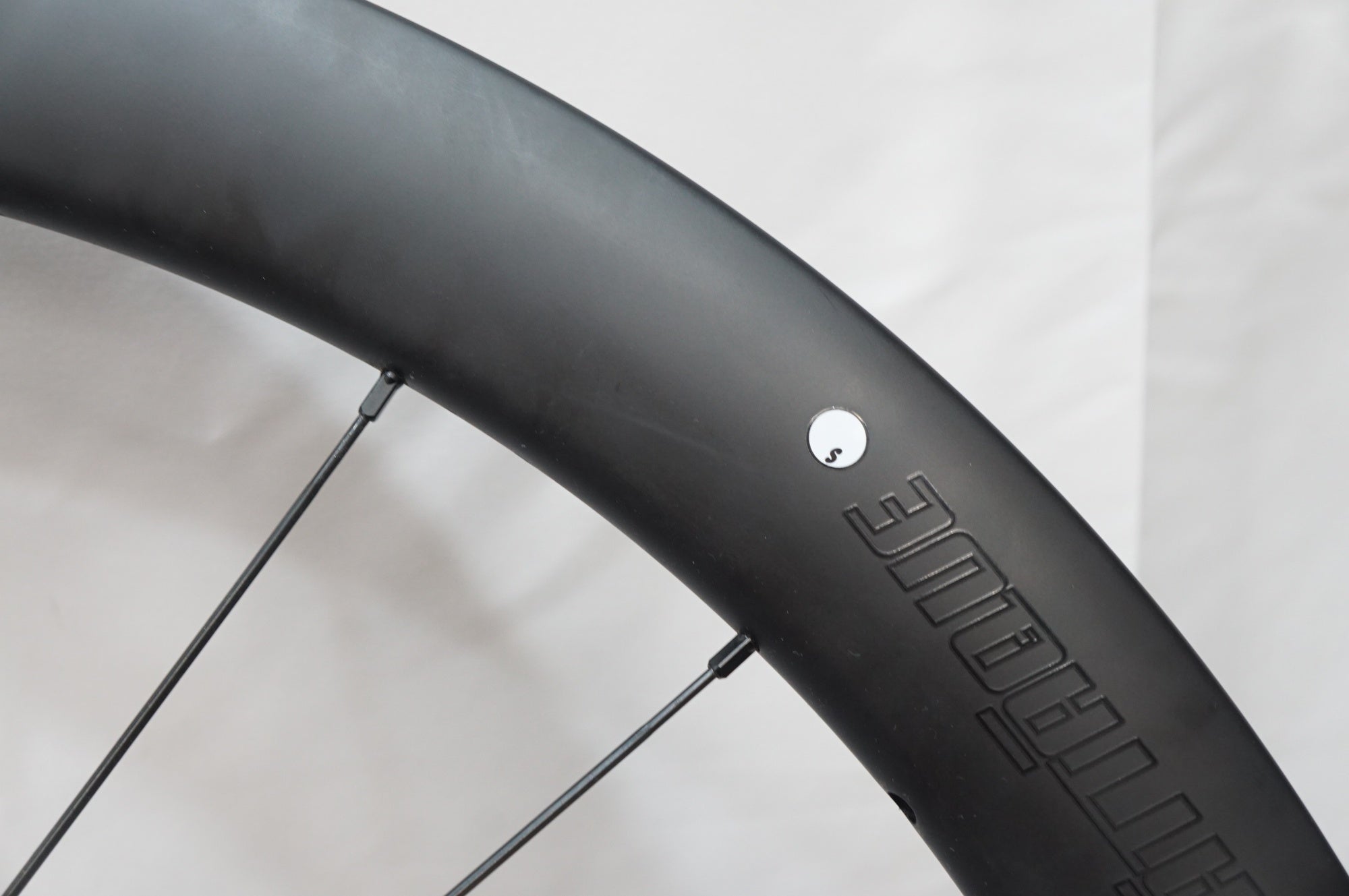 GUSTO 「グスト」 ATTAQUE CARBON DISC 50mm シマノ12速 ホイールセット / 大宮店