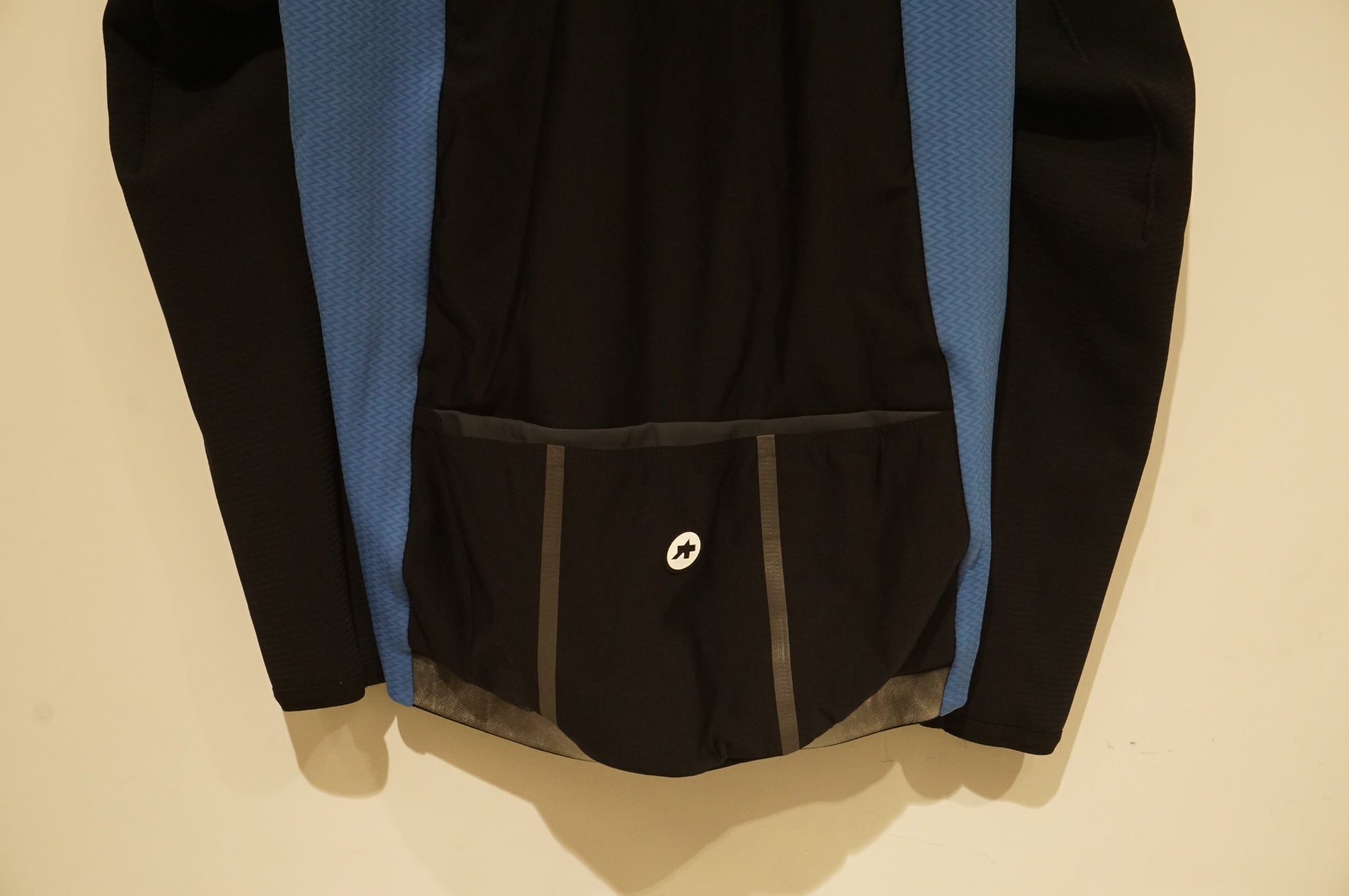 ASSOS 「アソス」 Mサイズ 長袖ウェア / 浜松店 ｜ バイチャリ公式