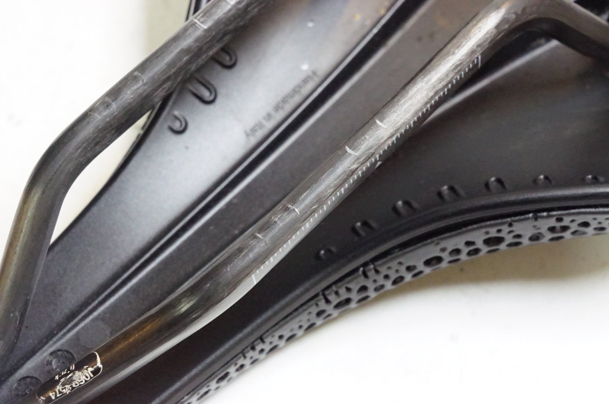 FIZIK 「フィジーク」 ANTARES VERSUS EVO R1 ADAPTIVE サドル