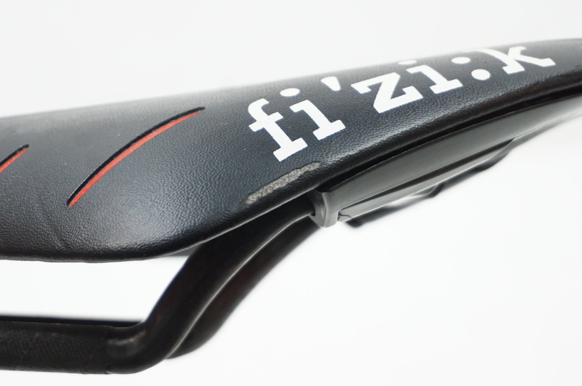 FIZIK 「フィジーク」 ARIONE R3 BRAIDED サドル / 川越店