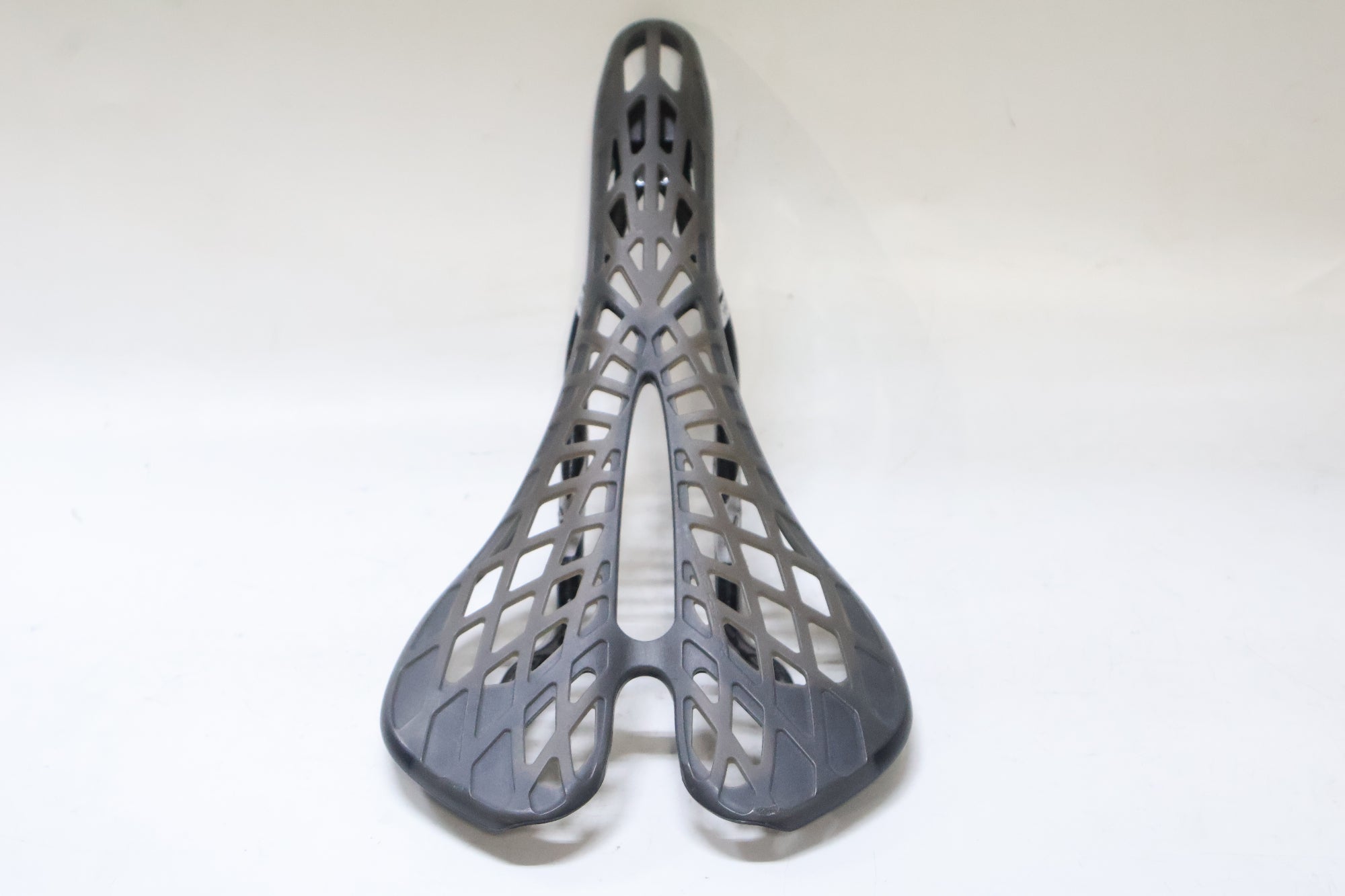 TIOGA 「タイオガ」 SPYDER TWINTAIL2 カーボンレール サドル / 高知店